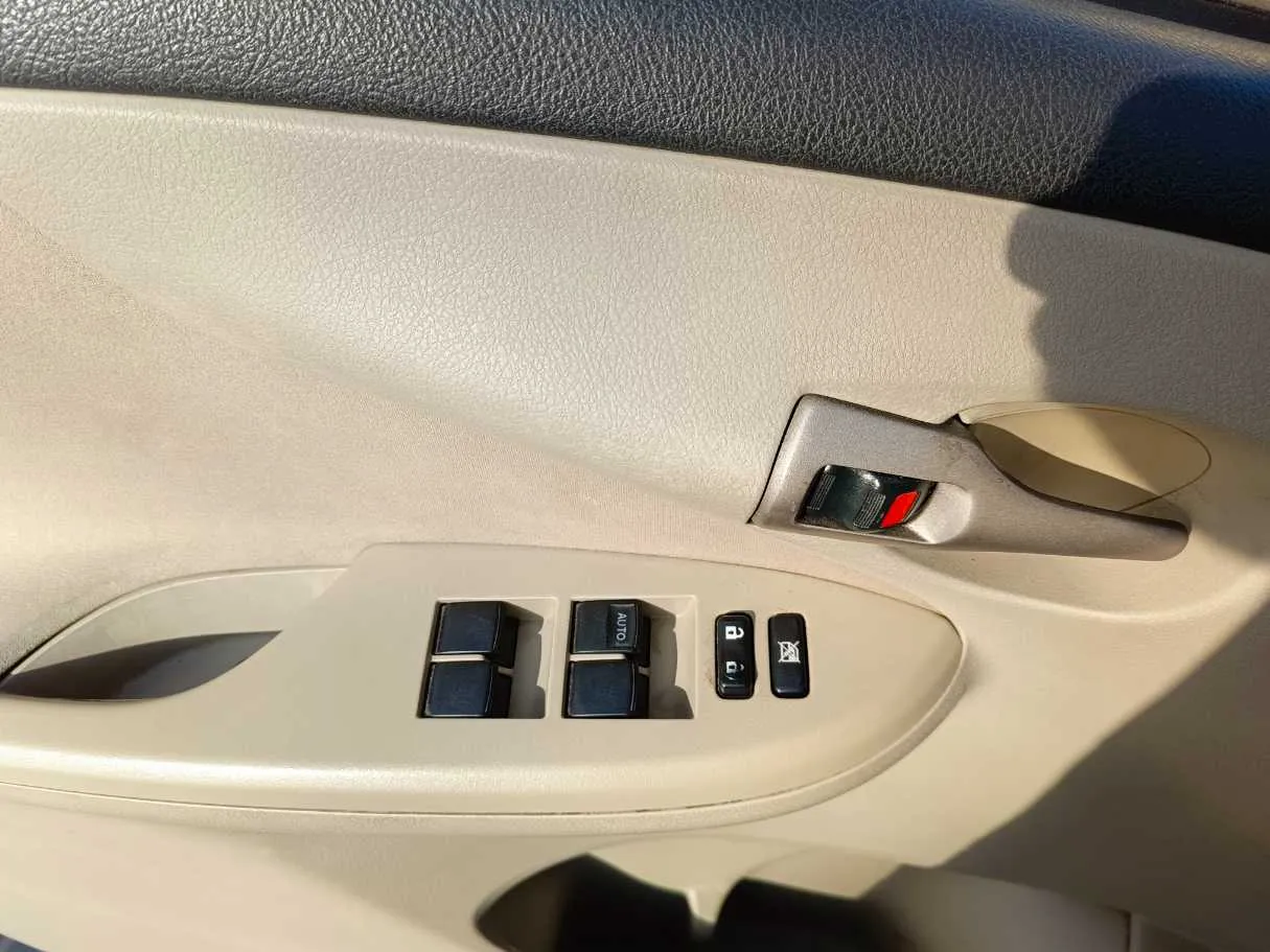 Car image 32