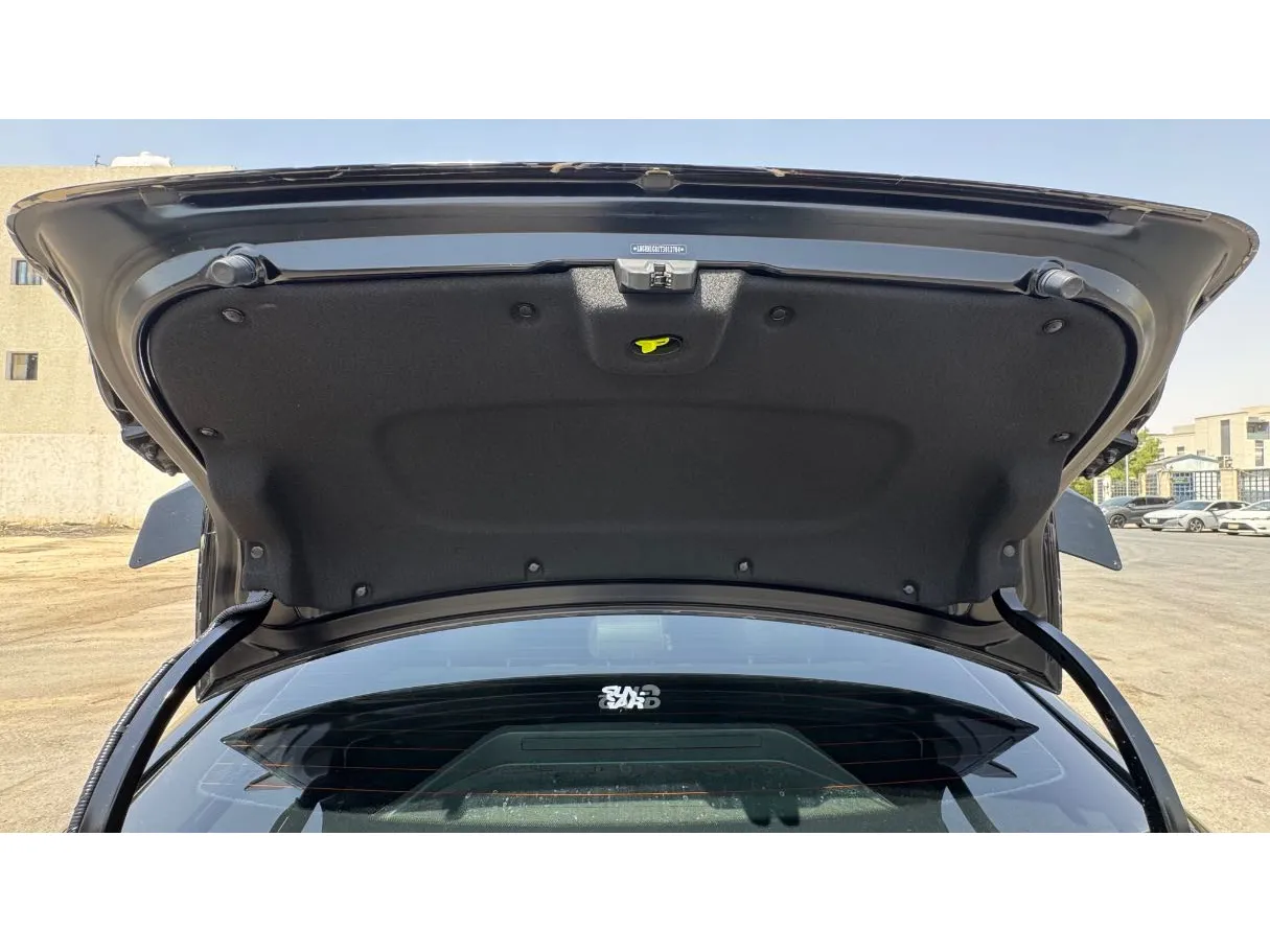 Car image 24