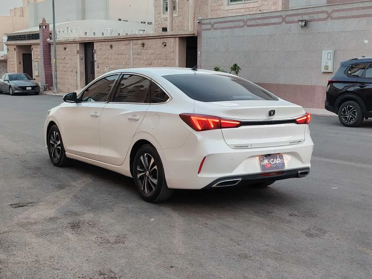 Car image 7