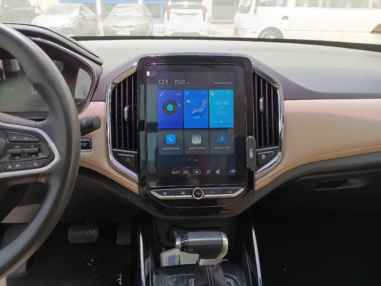 Car image 16