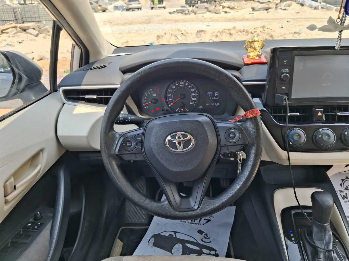 Car image 18