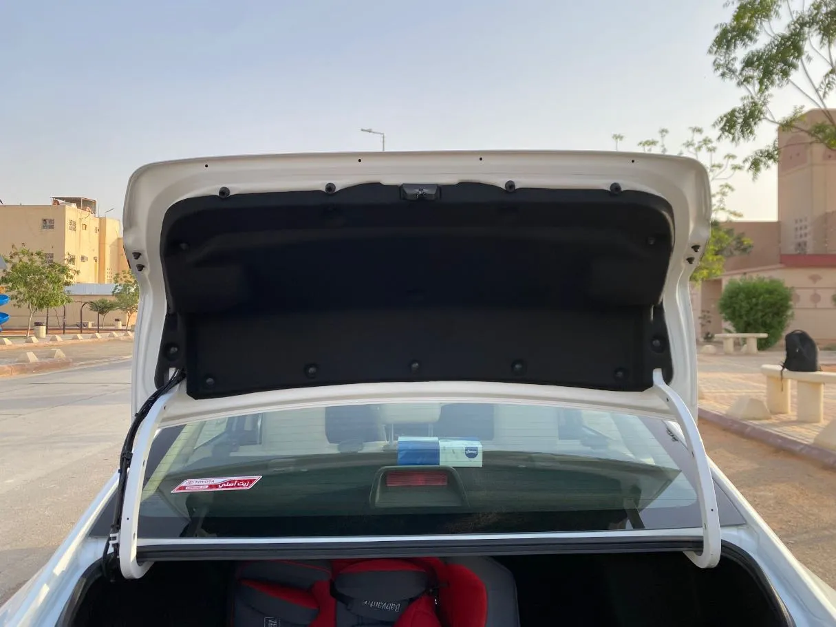 Car image 21