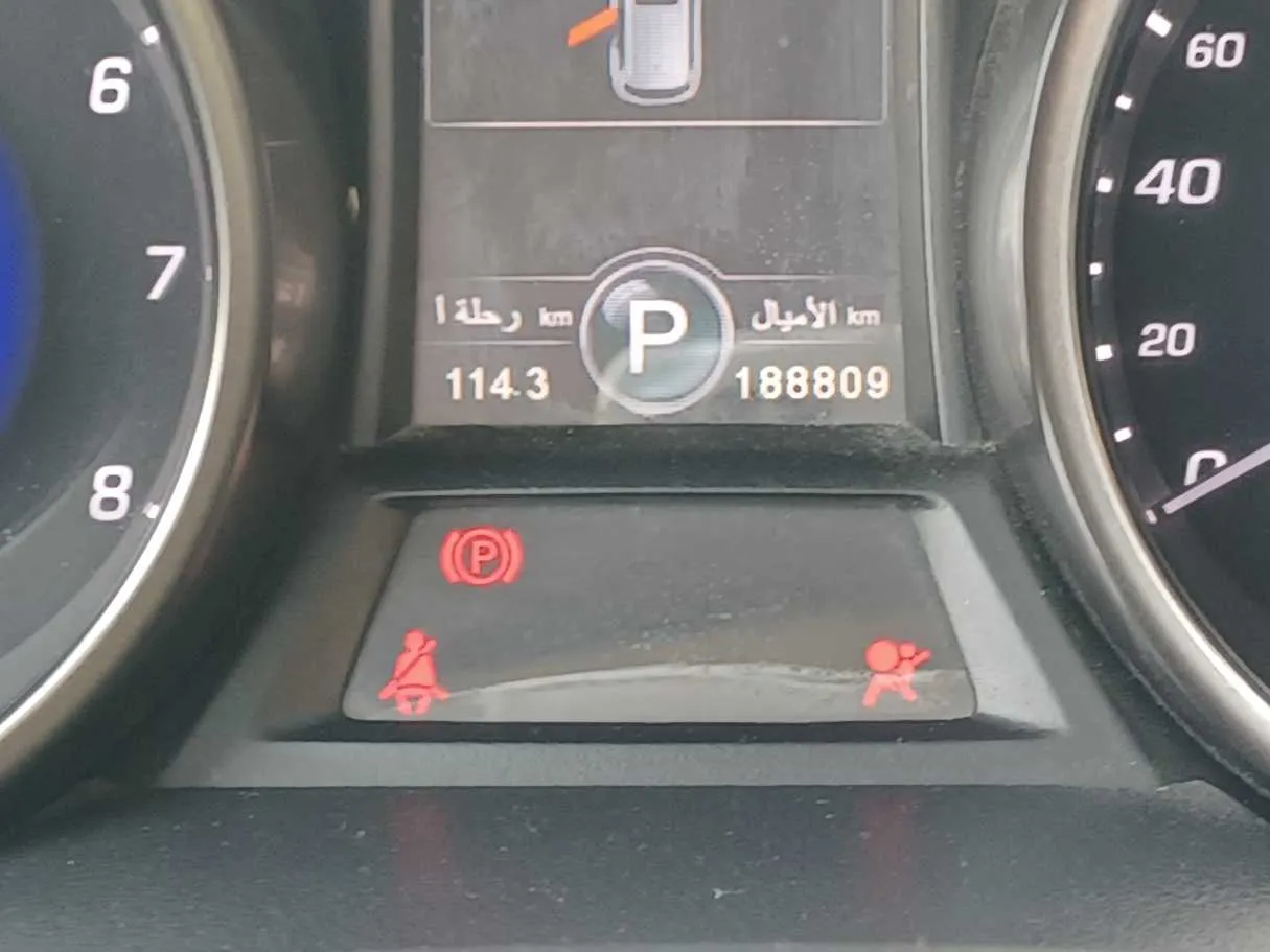 Car image 18