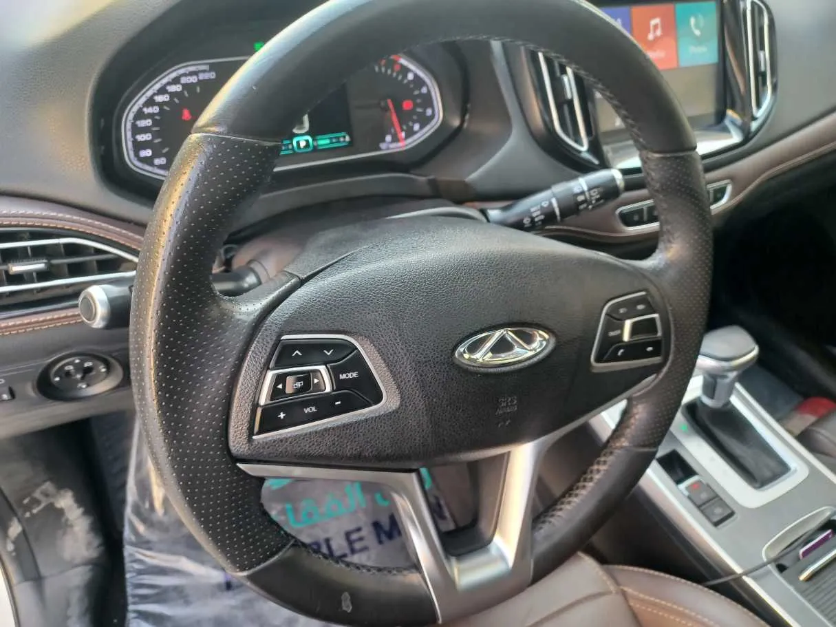 Car image 19