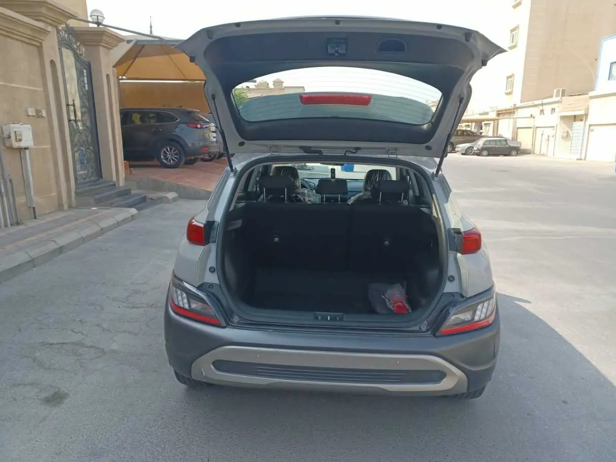 Car image 20