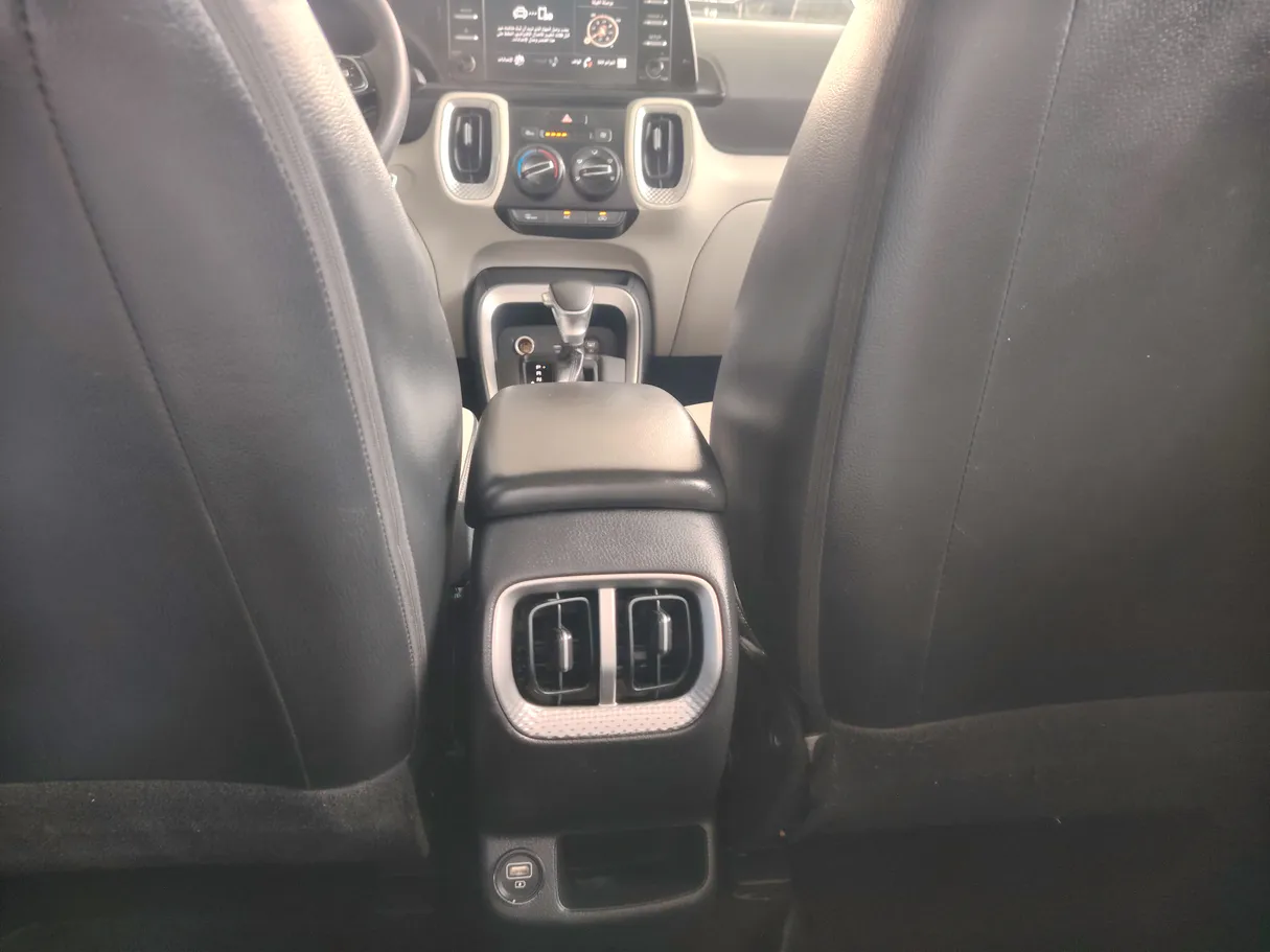 Car image 25