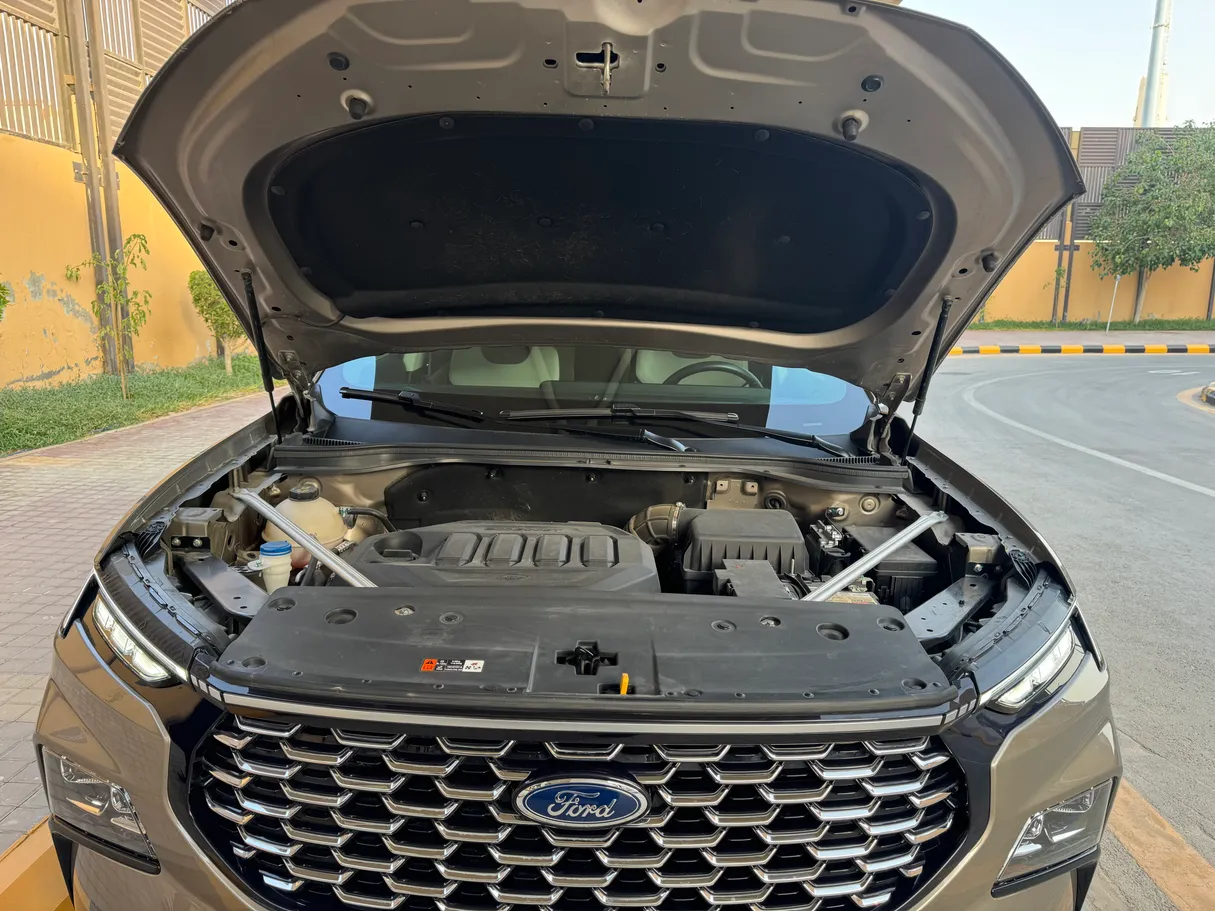 Car image 10