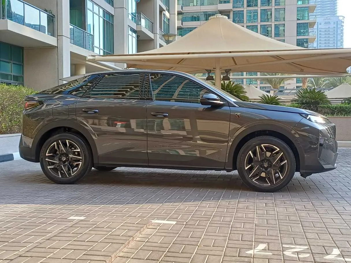 Car image 8