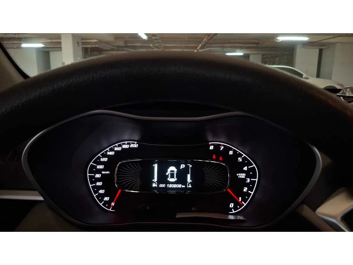 Car image 18
