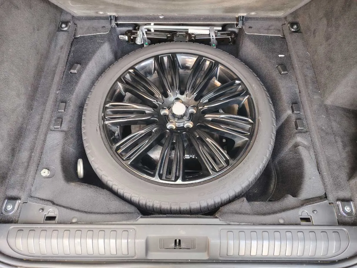Car image 39