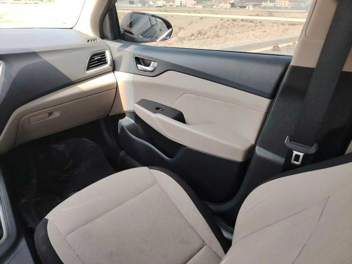 Car image 31