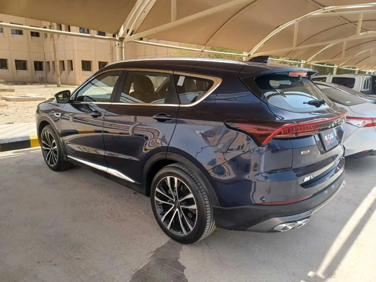 Car image 7
