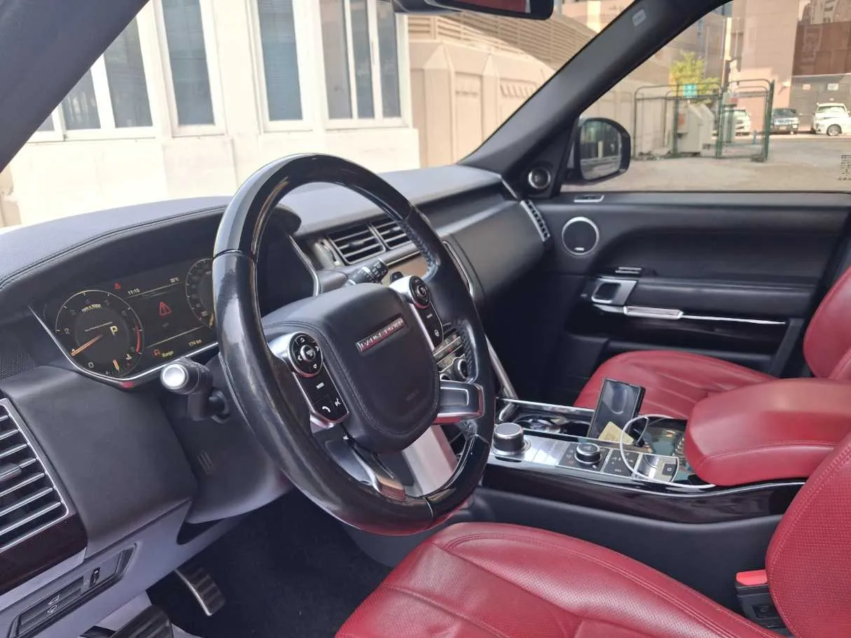 Car image 11