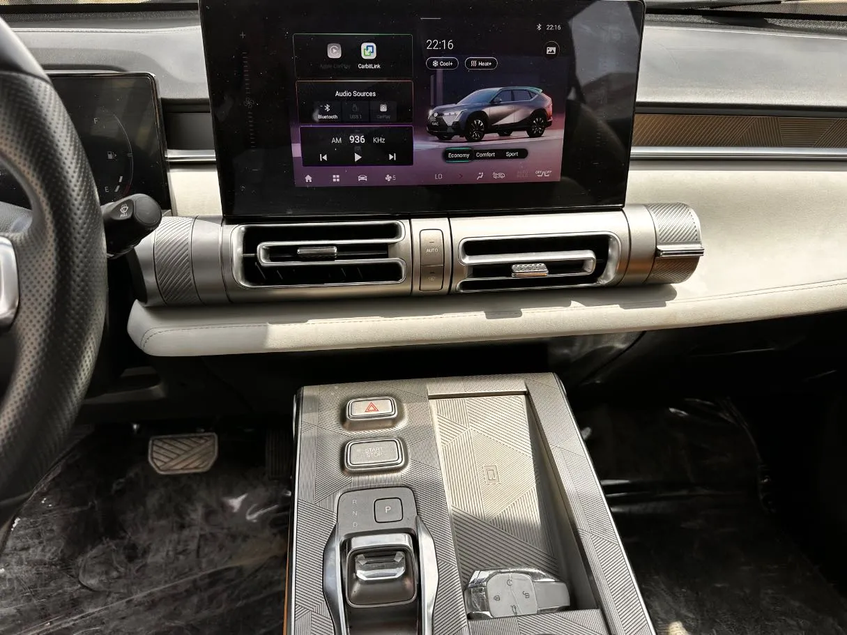 Car image 18