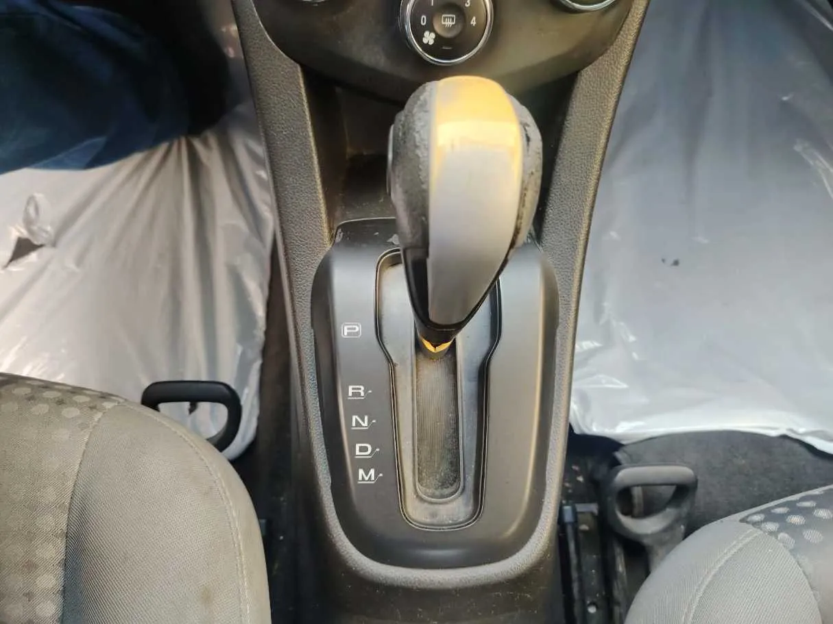 Car image 24