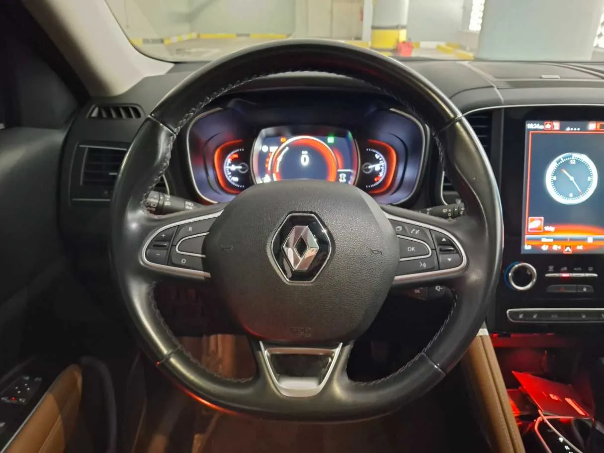 Car image 16