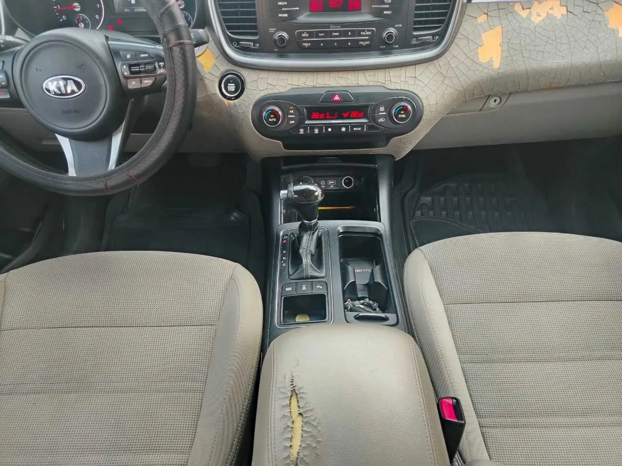 Car image 22