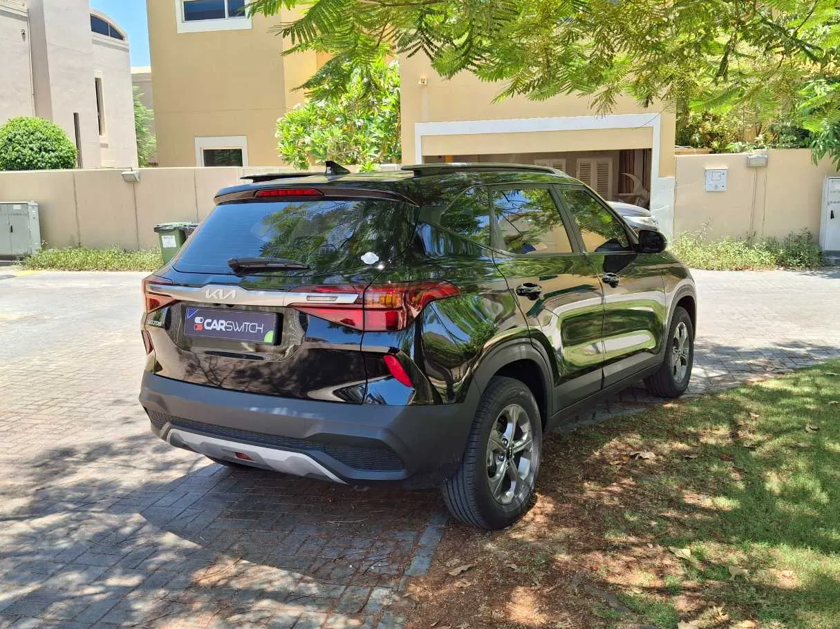 Car image 5