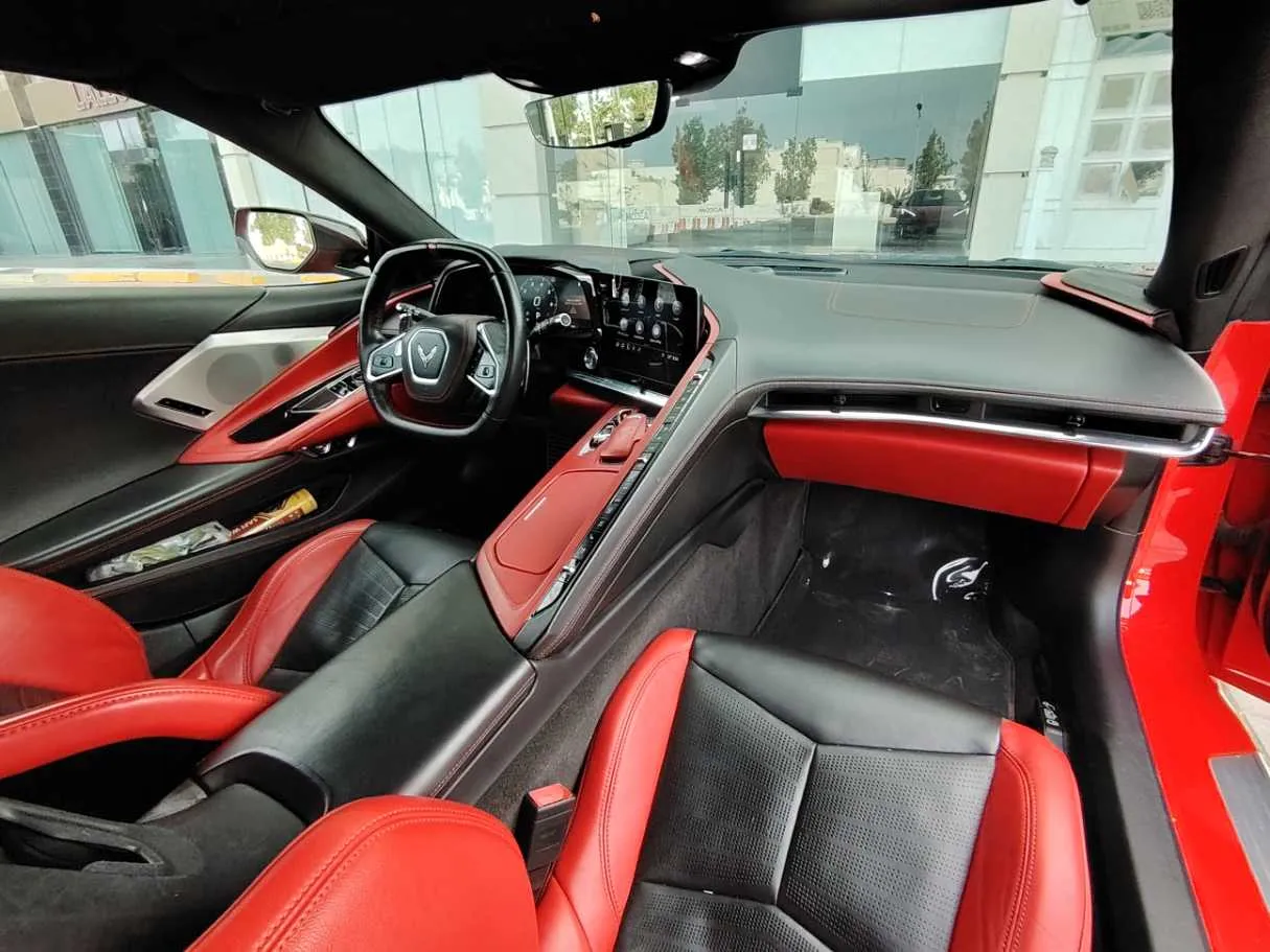 Car image 17