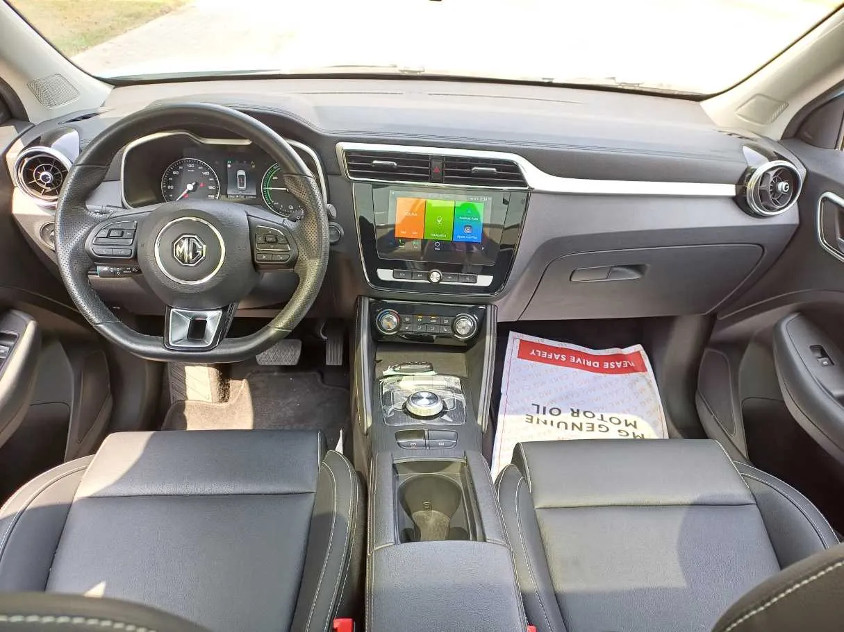 Car image 16