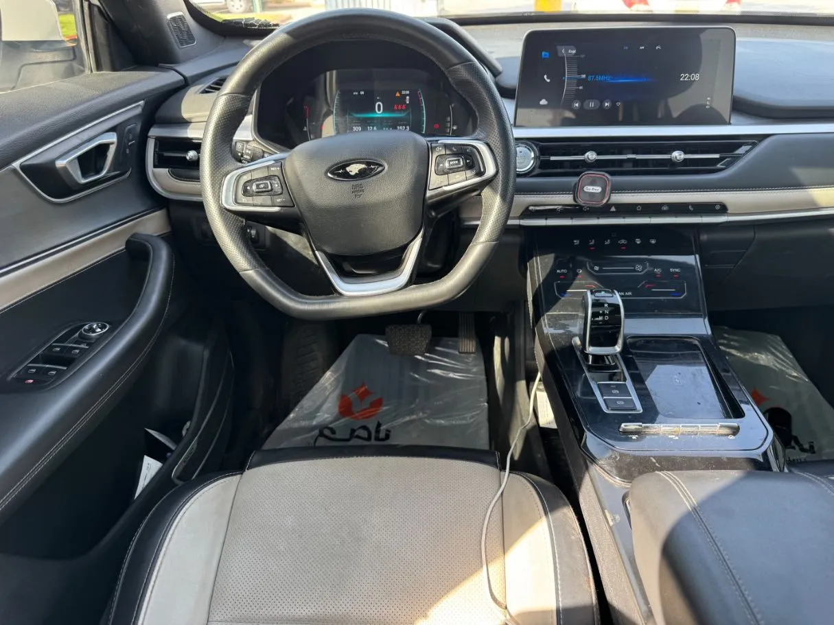 Car image 17