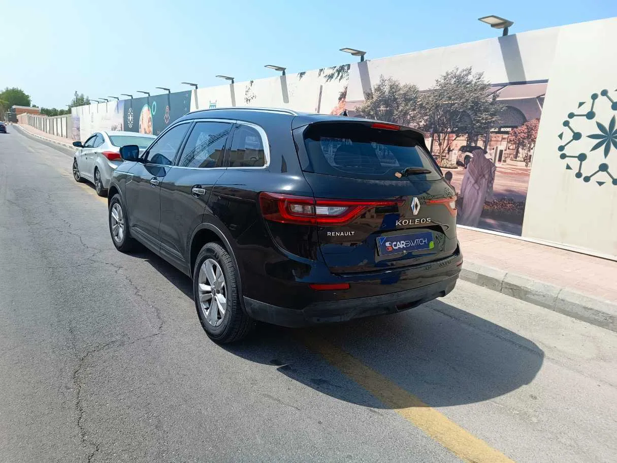 Car image 7