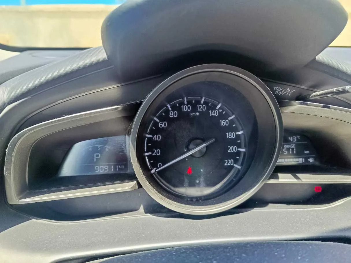Car image 25