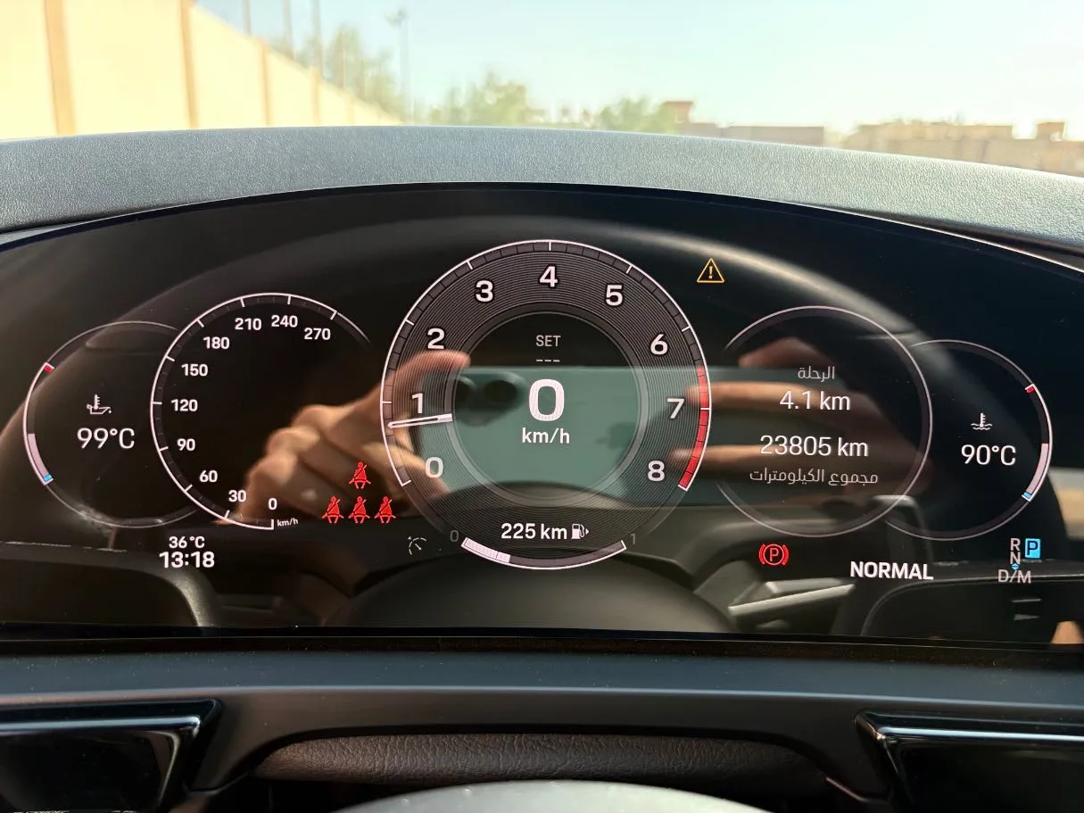 Car image 24