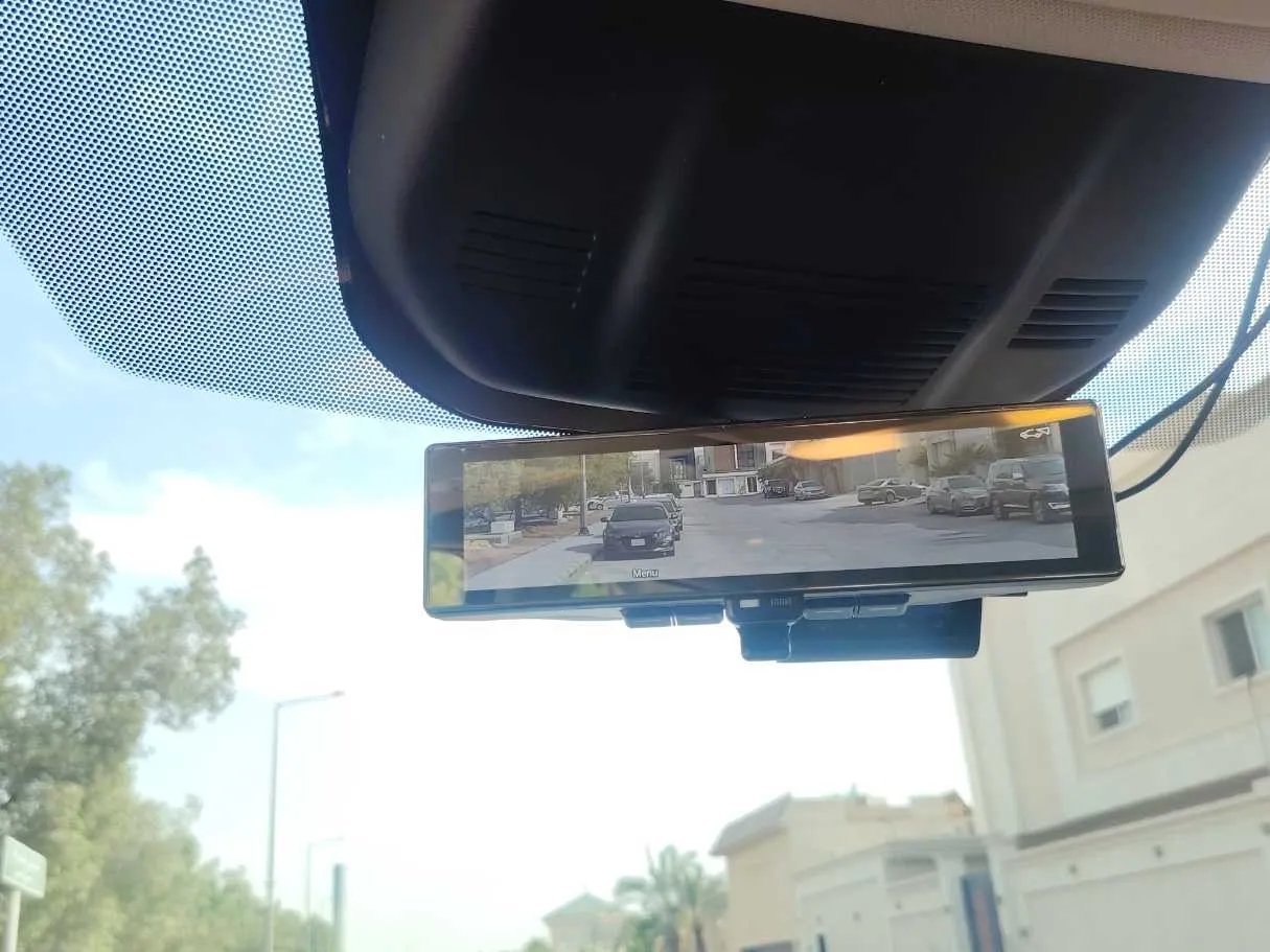 Car image 24
