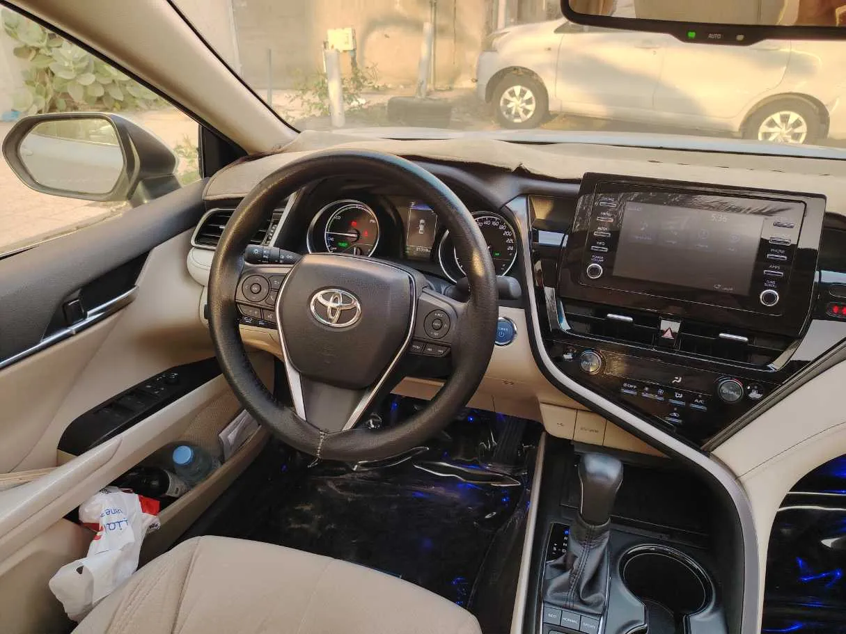 Car image 23