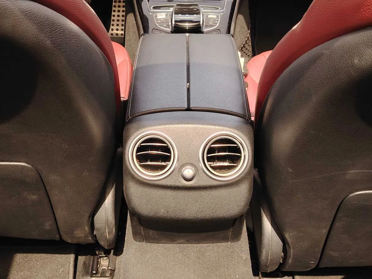 Car image 28