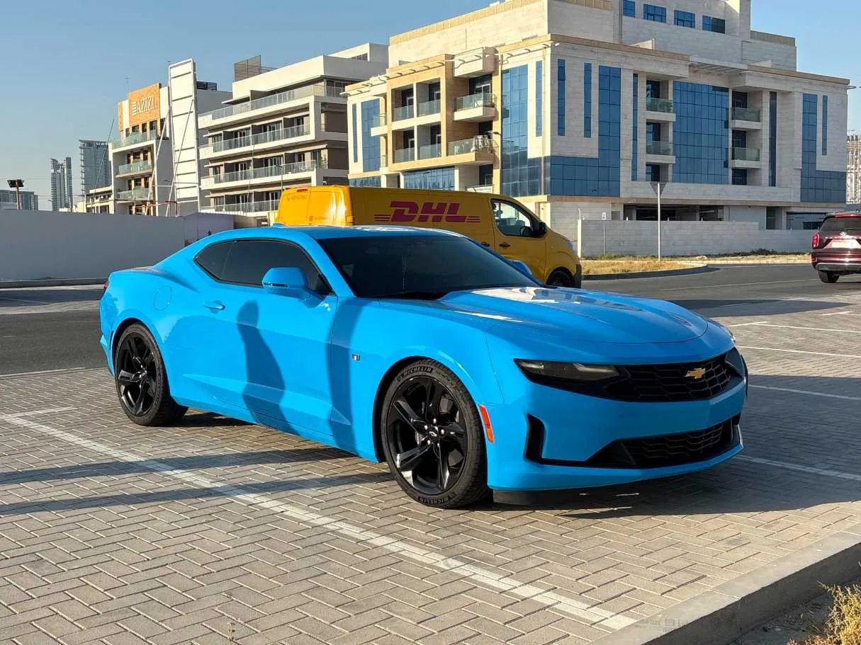 Car image 3