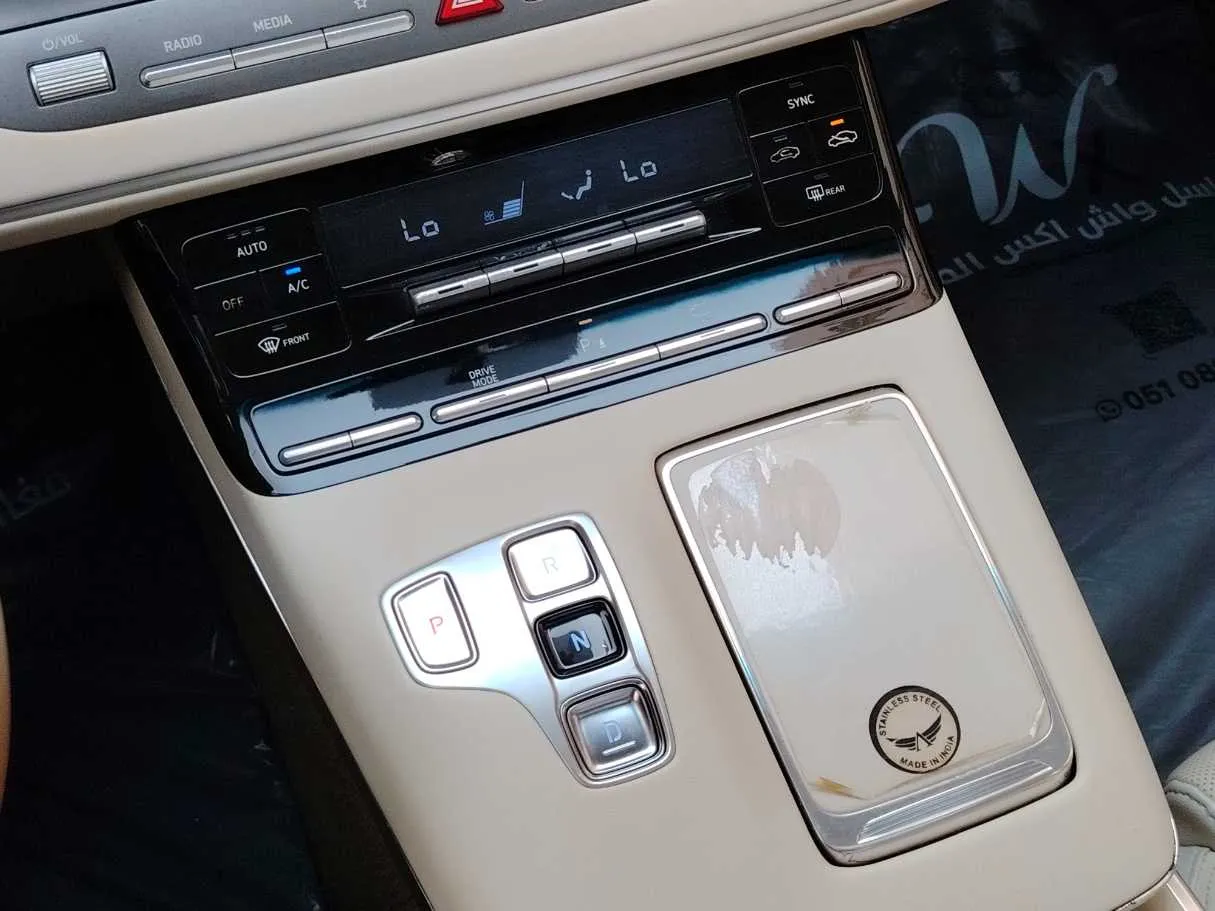 Car image 21