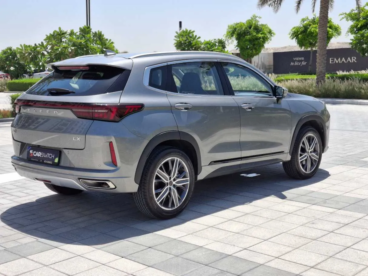 Car image 5