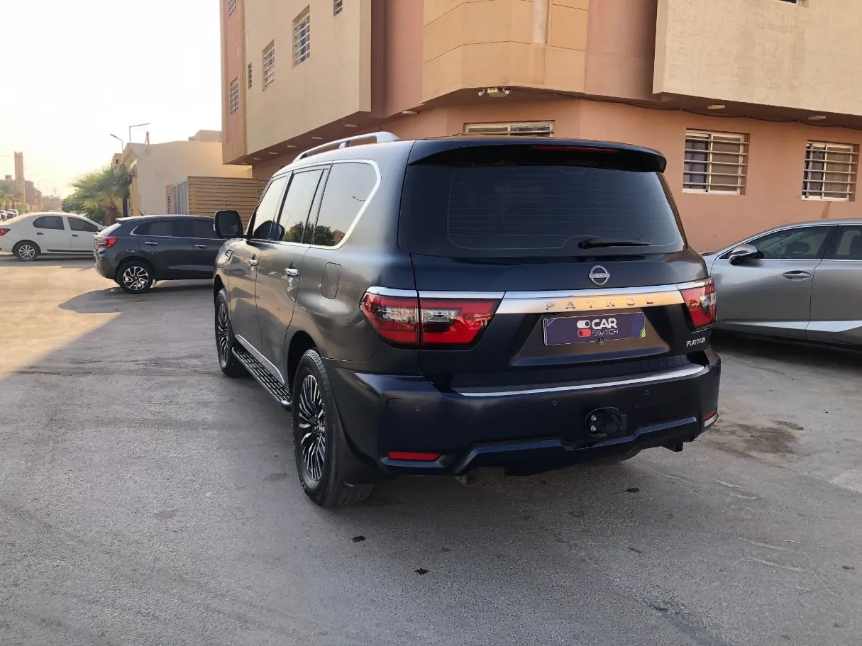Car image 7
