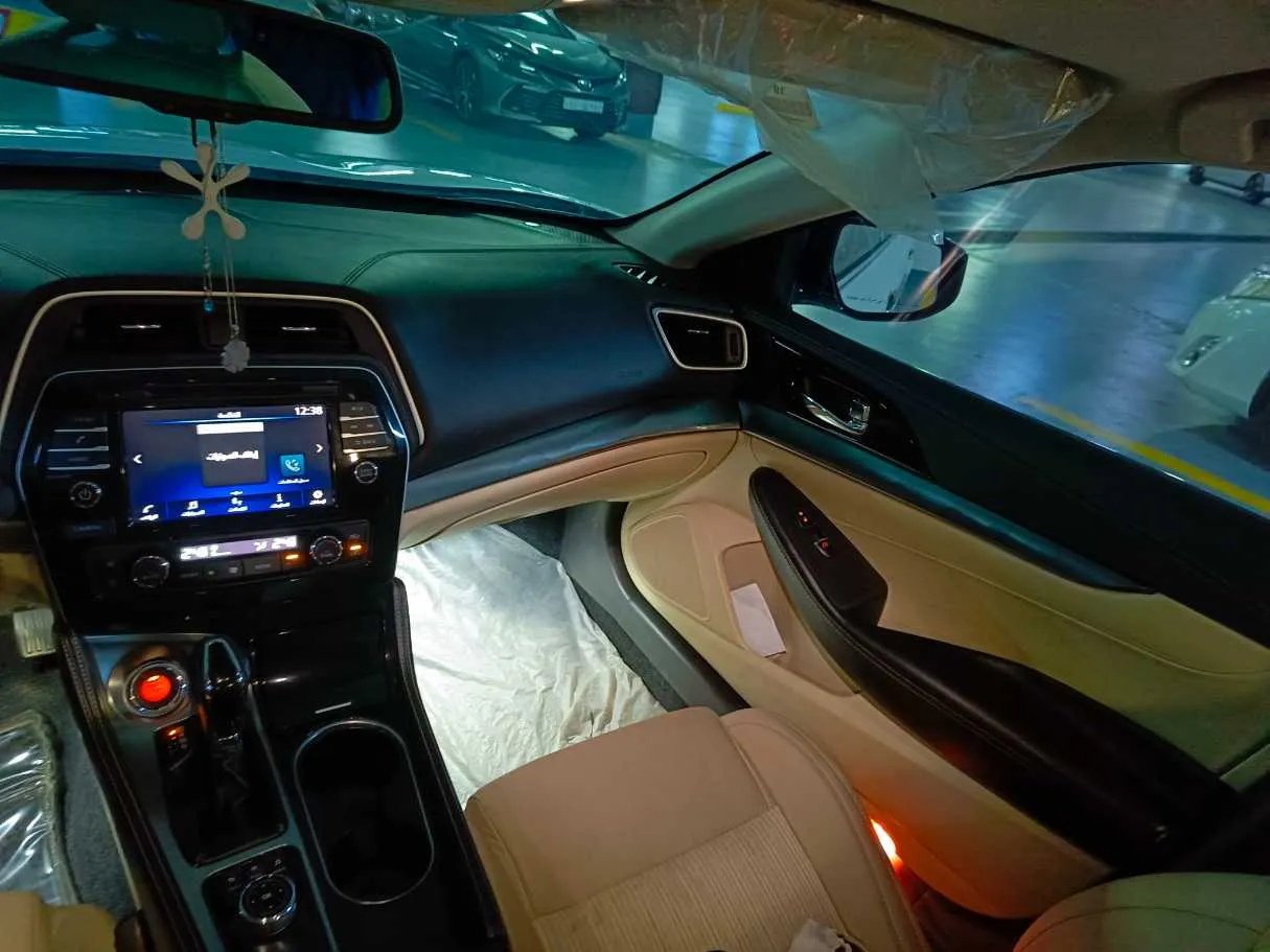Car image 22