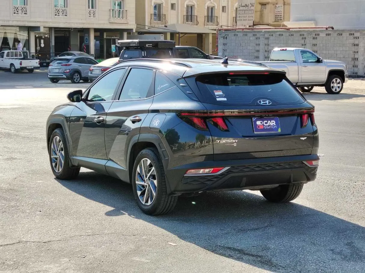 Car image 7