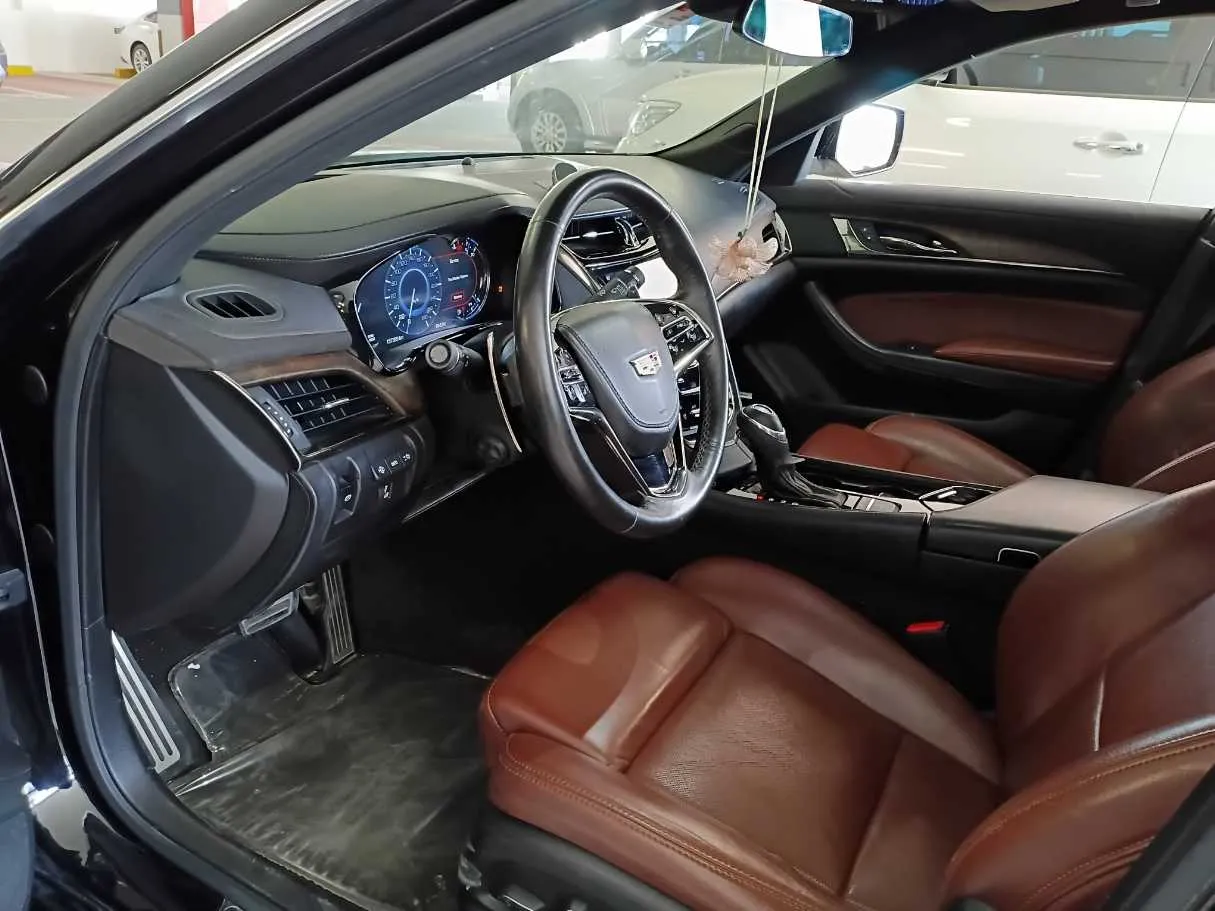 Car image 11