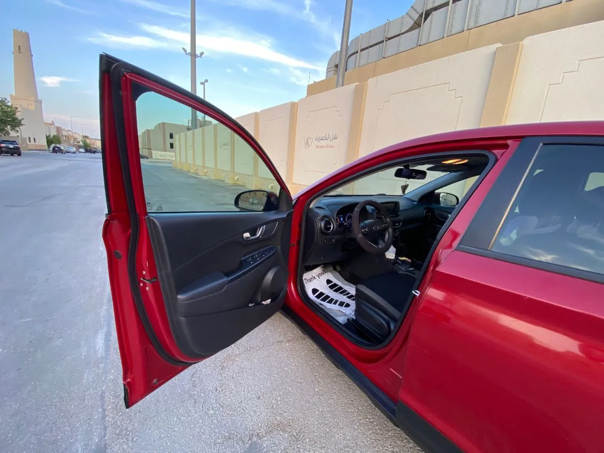 Car image 10