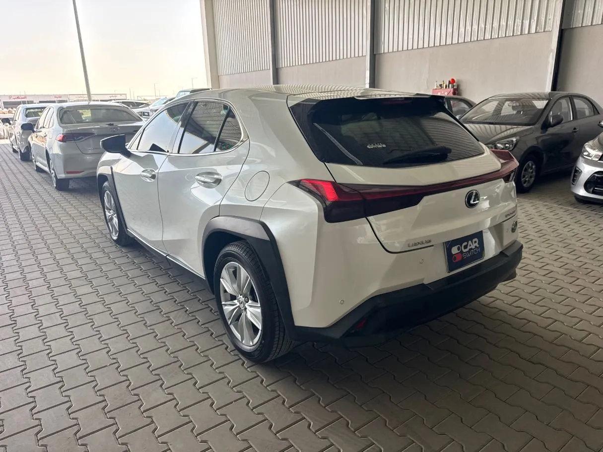 Car image 7