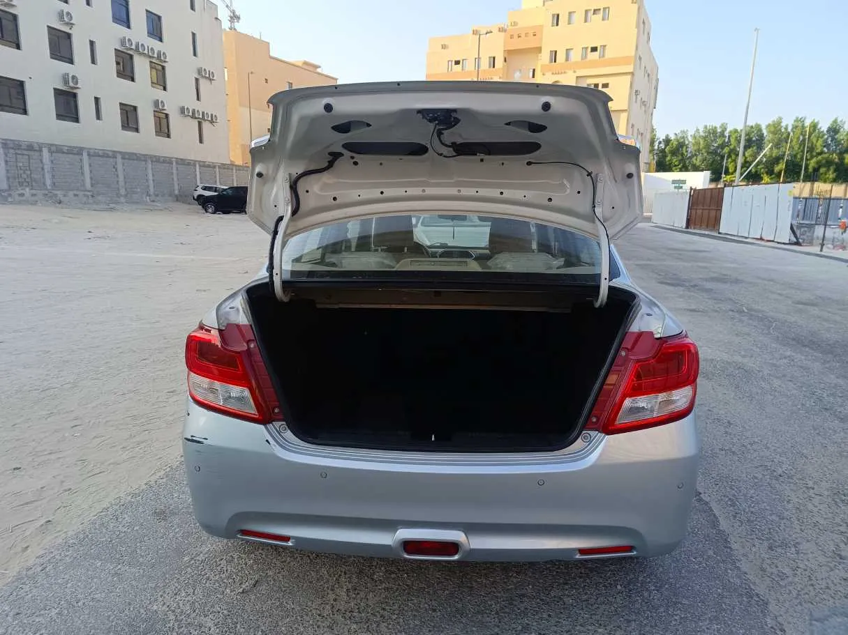 Car image 24