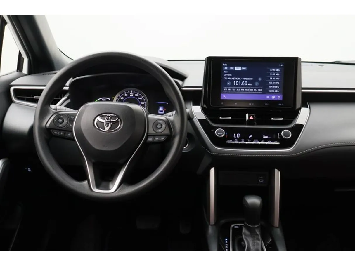 Car image 15