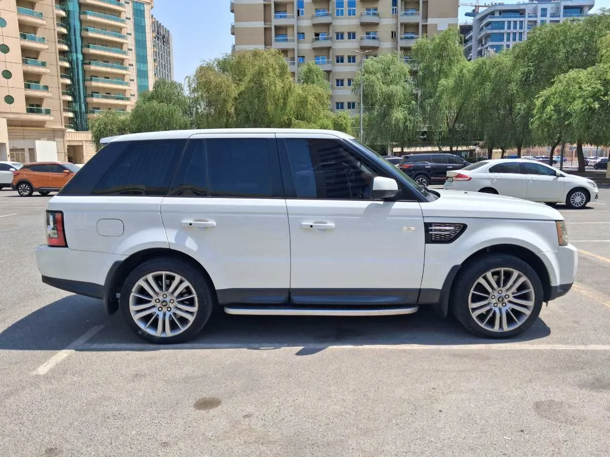Car image 8
