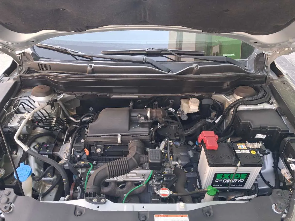 Car image 19