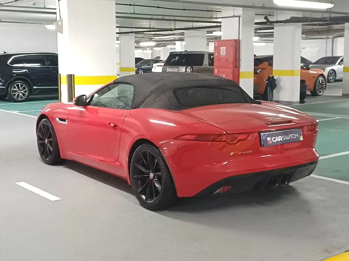 Car image 5