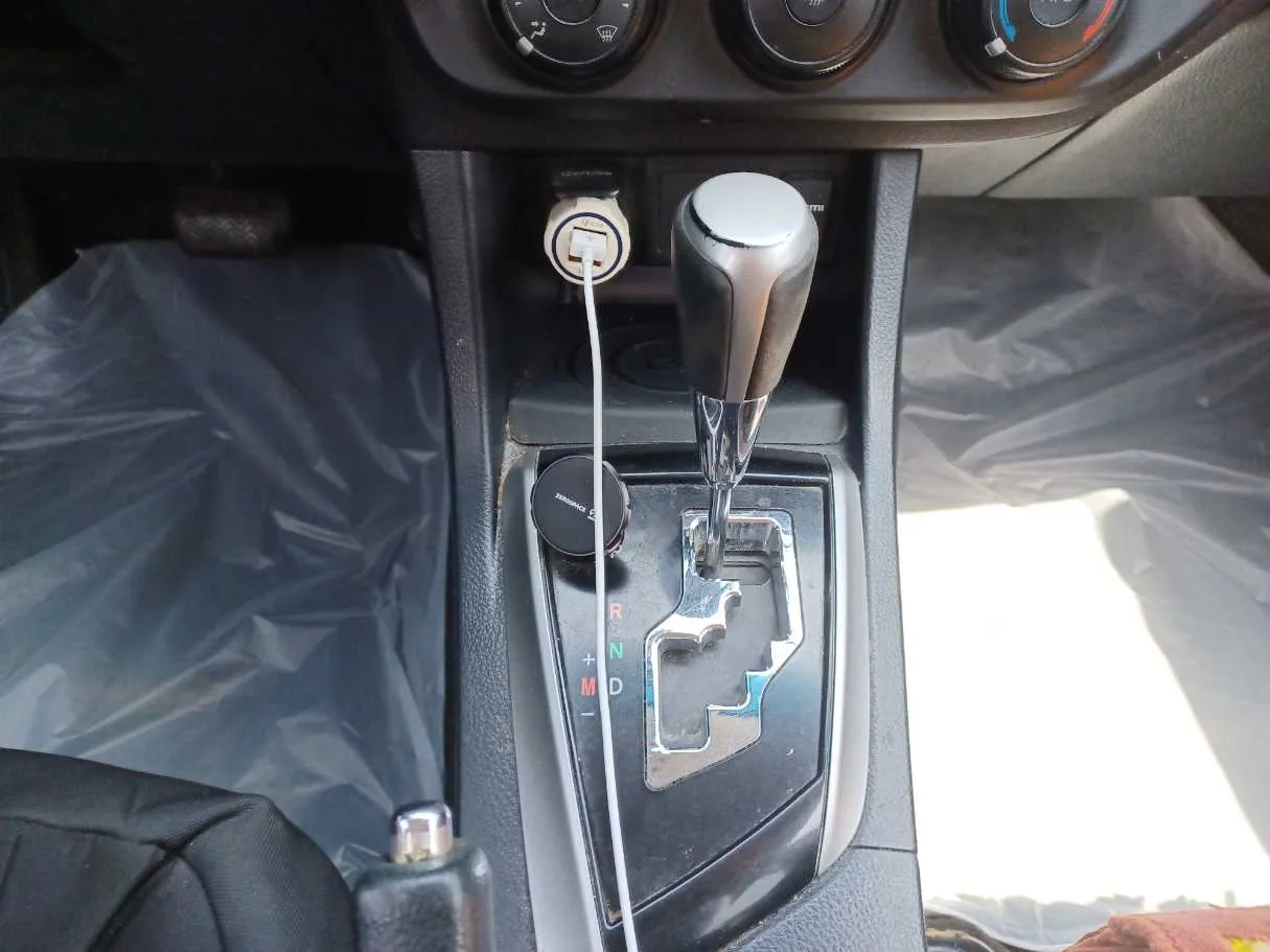 Car image 14