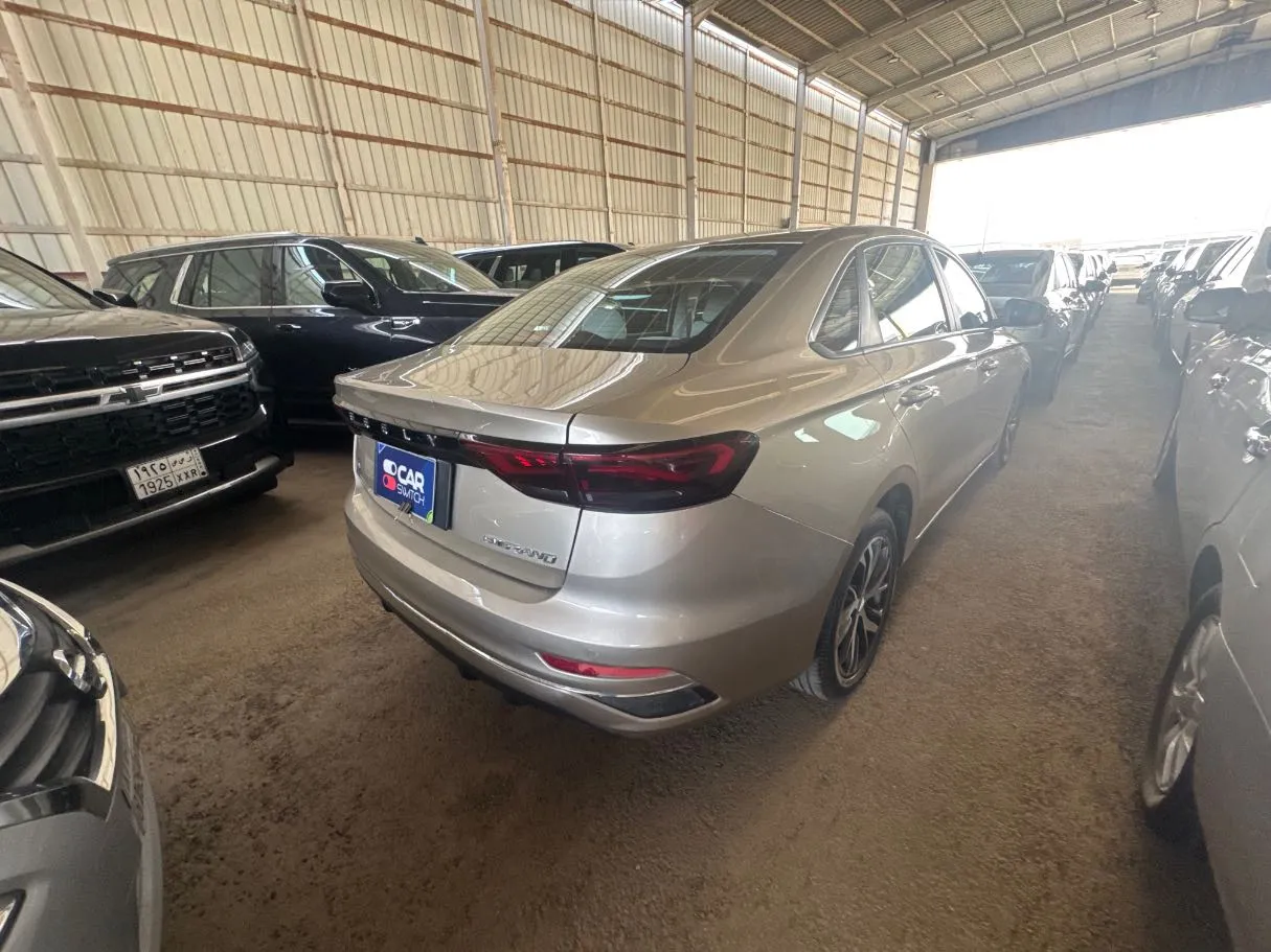 Car image 3