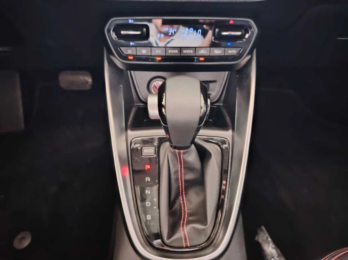 Car image 23