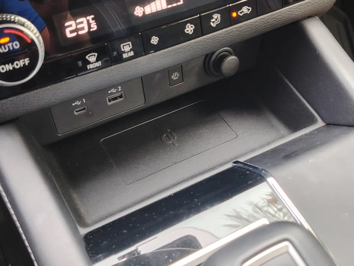 Car image 33