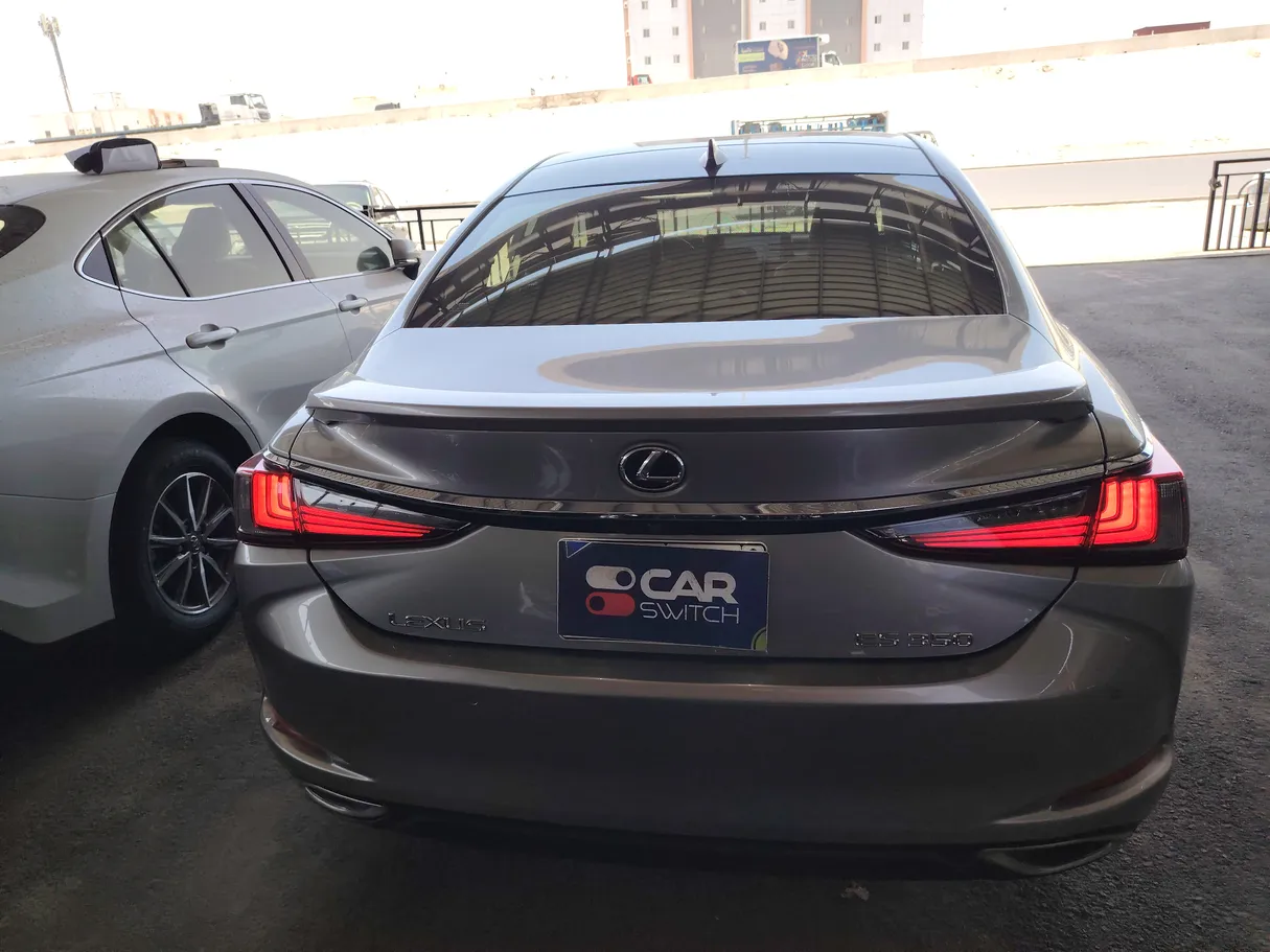 Car image 6